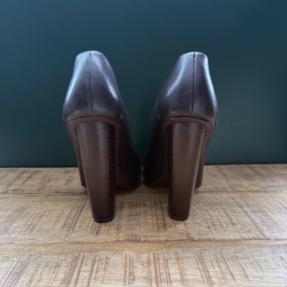 Authentic Tory Burch (Pointed Toe) Pumps - Picture 3 of 8